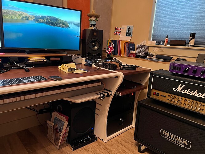 Desk2
